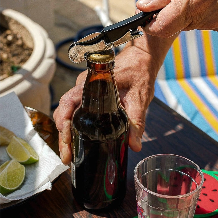 Saca Rolhas e Abridor de Garrafas Preto e Inox