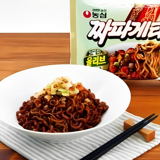 Macarrão Instantâneo Nongshim Chapagetti Sabor Feijão Preto Tostado 140g
