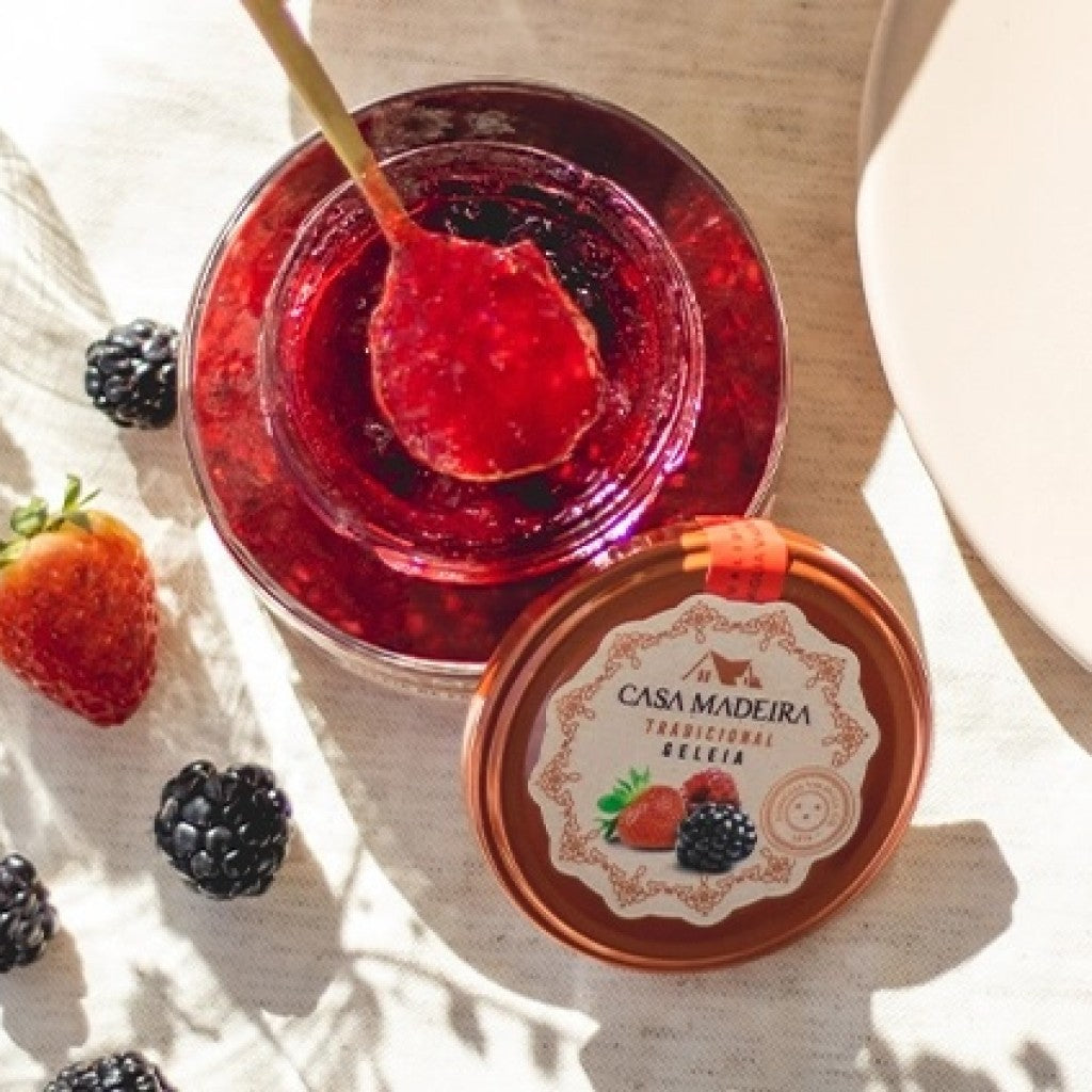 Geleia Frutas Vermelhas com Pedaços 240g Casa Madeira