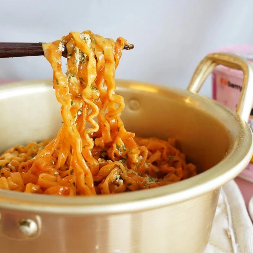 Lamen Coreano Frango Picante Carbonara Pote 105g